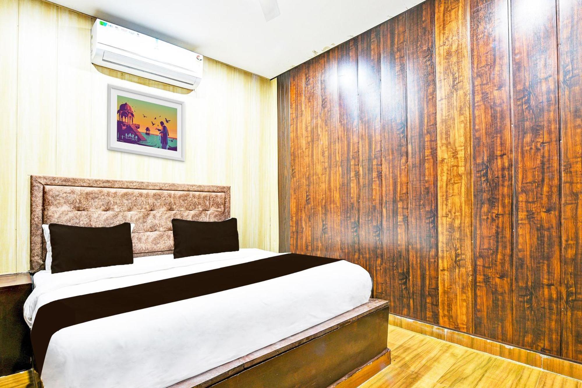 Hotel O Lavish Faridabad Bagian luar foto